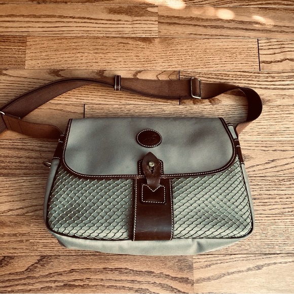 Hunting World Authentic RARE Shoulder Canvass Leather Brown Tan Messenger Bag - Picture 3 of 11